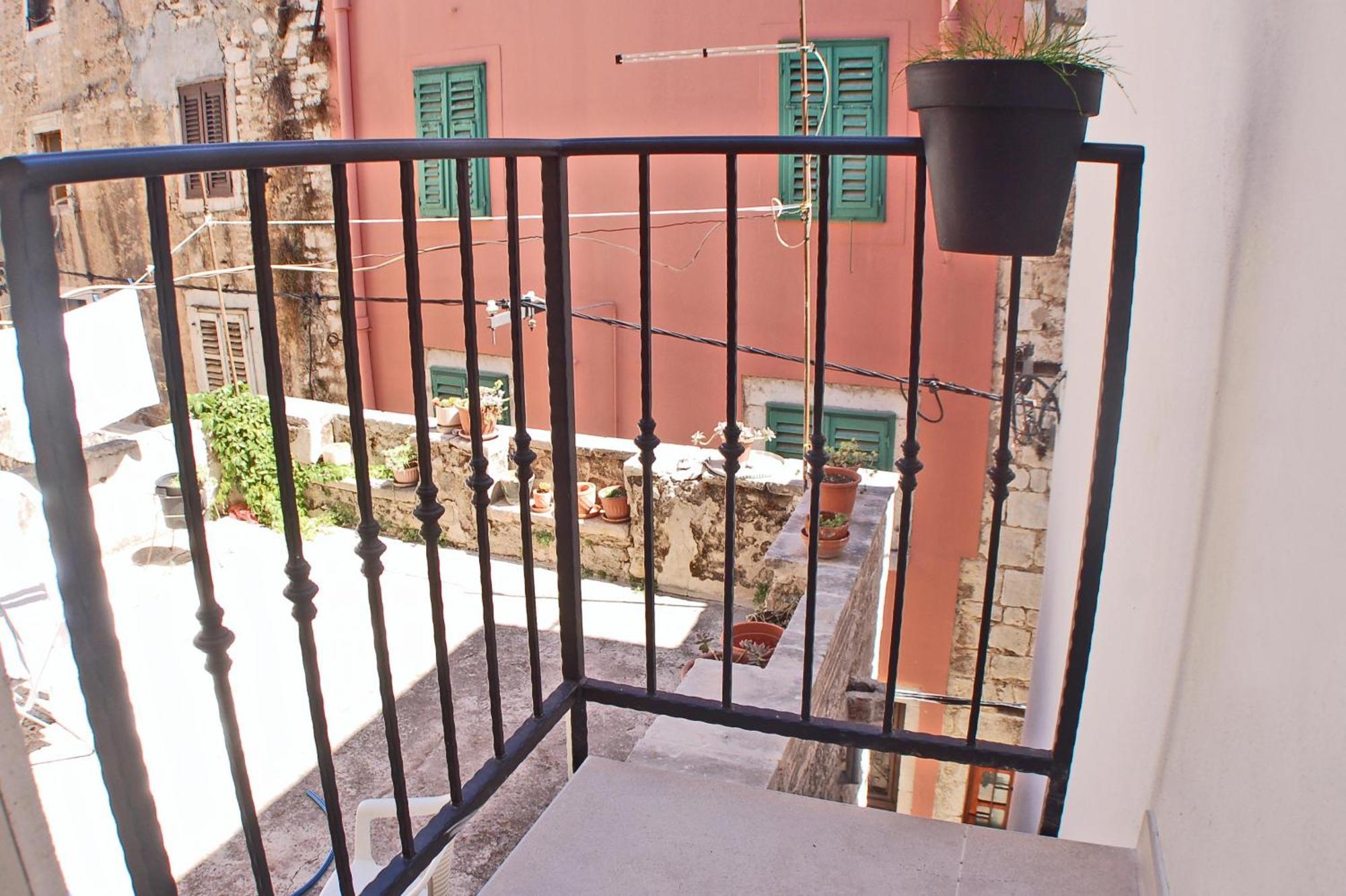 Duma Apartments שיבניק מראה חיצוני תמונה